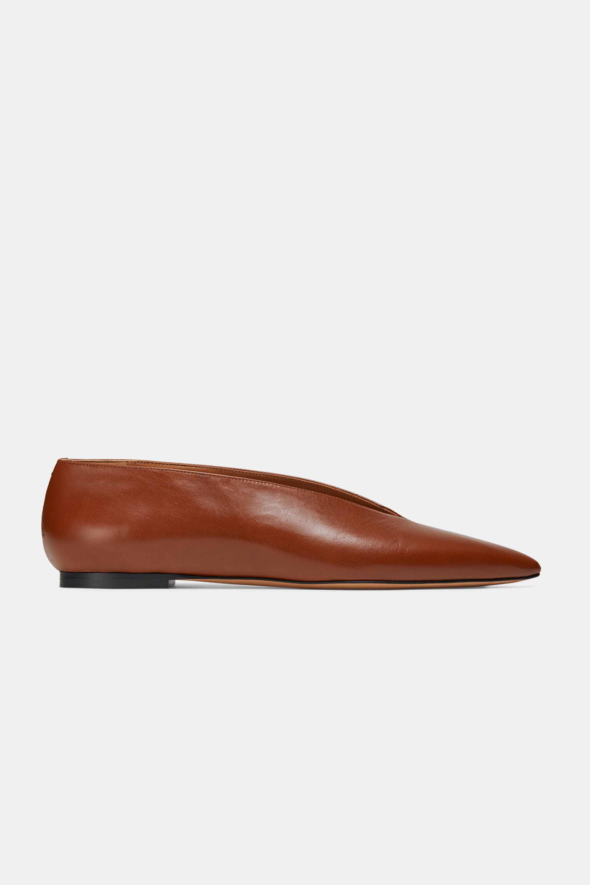 Pointy Flat in Chestnut Nappa